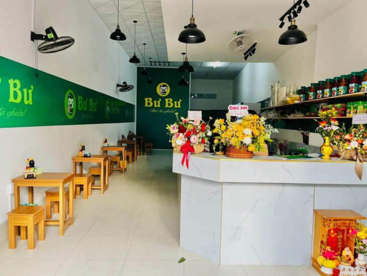 Quán Bư Bư cần tuyển nhân viên: pha chế nước, phụ bếp, chế biến các món ăn nhanh.