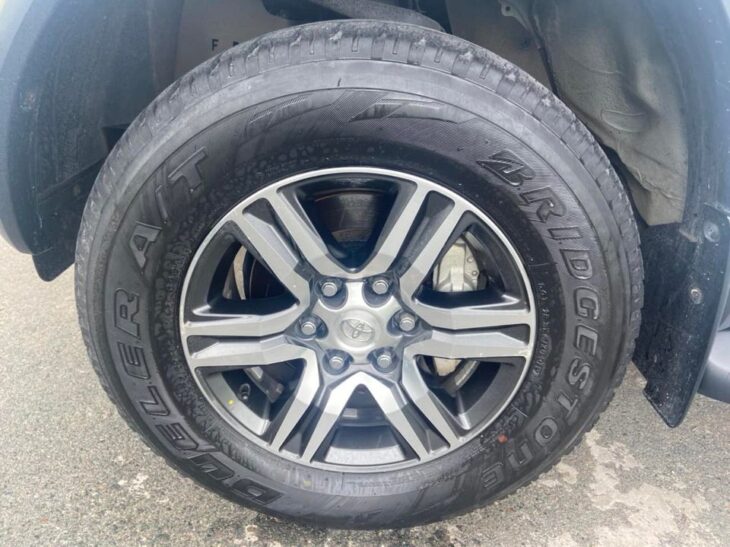 FORTUNER 2.4 dầu AT(hàng hiếm)