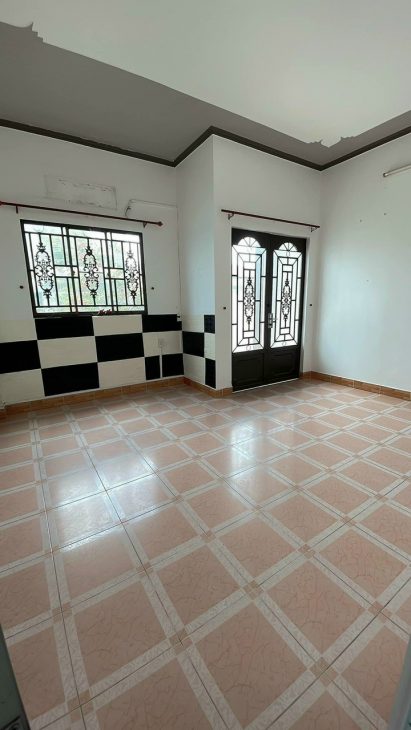Cho thuê trệt lầu 3p ngủ trục chính hẻm 534
