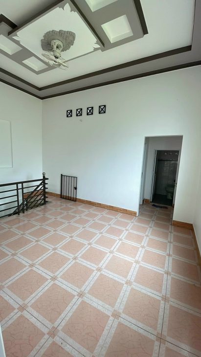 Cho thuê trệt lầu 3p ngủ trục chính hẻm 534
