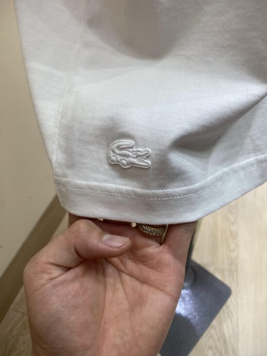 Áo Thun Trắng Hình Lacoste