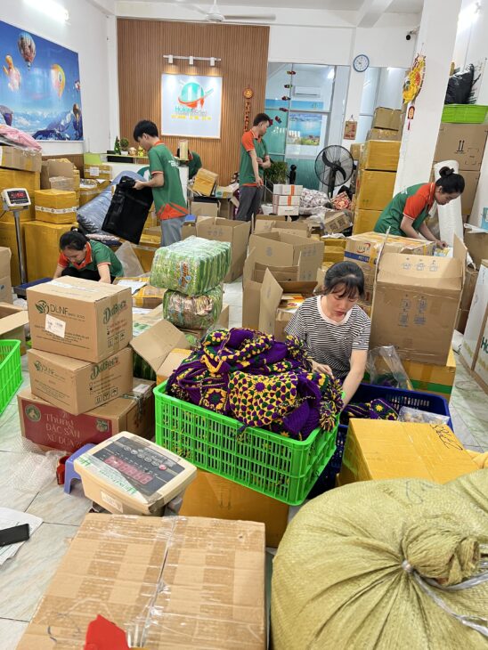 NHẬN GỬI HÀNH LÍ, QUÀ BÁNH CỦA KIỀU BÀO VIỆT VỀ LẠI MỸ, ÚC, CANADA,… SAU KÌ NGHỈ TẾT