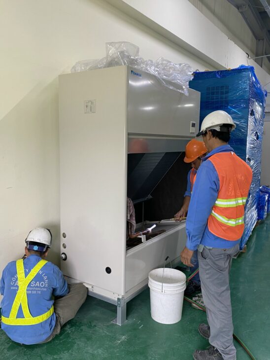 Cung Cấp Lắp Đặt Máy Lạnh Tủ Đứng 20hp Cho Nhà Xưởng Chuyên Nghiệp