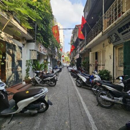 TẬP THỂ TẦNG 1 – PHỐ VIP NGUYỄN CHÍ THANH – Ô TÔ ĐỖ CỬA – KINH DOANH- 50M- 4 TỶ 2