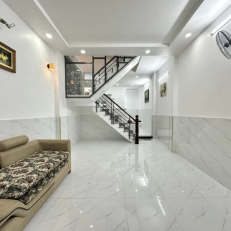 Điều gì sẽ xảy ra nếu bạn sở hữu căn nhà 31m2, 4 tầng ngay mặt phố Lâm Du Long biên