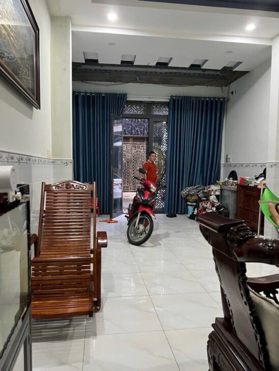 Bán nhà mặt tiền 2 tầng 4x17m giá 4,8 tỷ Đường Hiệp Thành 05