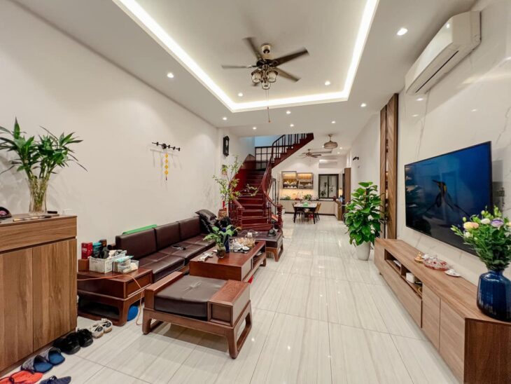 BÁN NHÀ NHÂN HÒA, THANH XUÂN – SÁT PHỐ GẦN OTO TRÁNH – 50M, 5 TẦNG – NHỈNH 10 TỶ