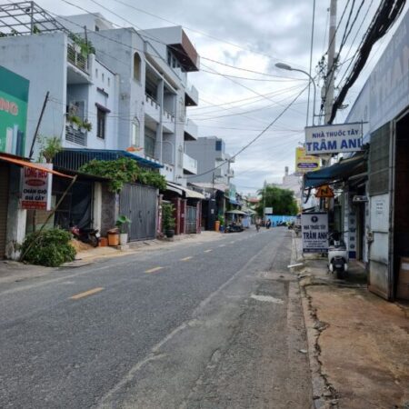 Bán tòa nhà 4 tầng 10x21m giá 17,5 tỷ Đường Đông Hưng Thuận 2