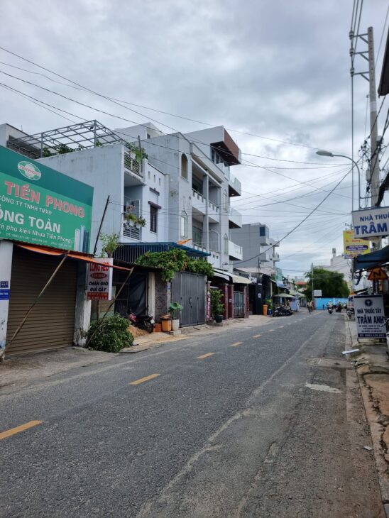 Bán tòa nhà 4 tầng 10x21m giá 17,5 tỷ Đường Đông Hưng Thuận 2