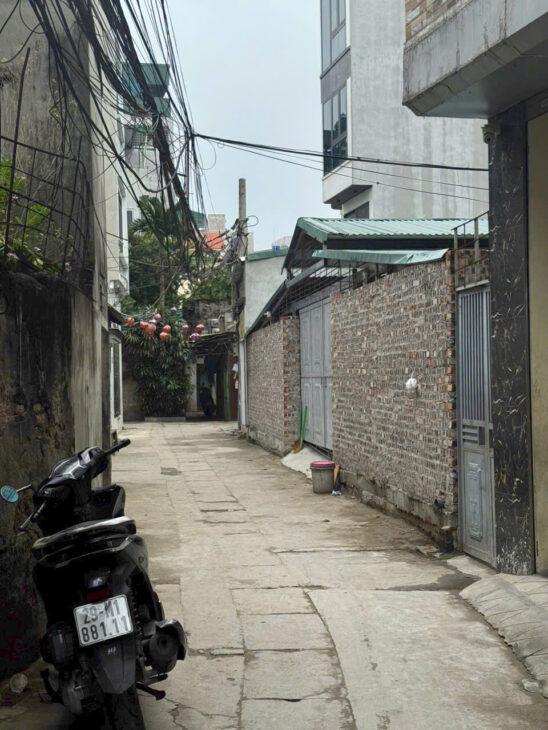 Bán nhà 5 tầng Tam Hiệp 35m2 mới xây, ngõ nông, xe 7 chỗ đỗ cách 16m, 99m ra bãi đỗ xe 24/7 giá cực
