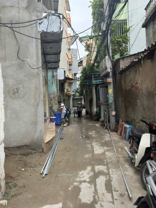 Bán nhà 5 tầng Tam Hiệp 35m2 mới xây, ngõ nông, xe 7 chỗ đỗ cách 16m, 99m ra bãi đỗ xe 24/7 giá cực