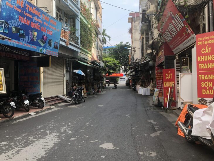 Bán nhà Văn Quán 10m đi xuống đường 2 xe con tránh, buôn bán tấp nập, 43m2, 7.8 tỷ