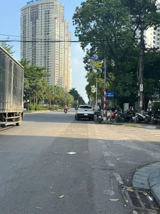 BÁN NHÀ MẶT PHỐ LÝ THƯỜNG KIỆT HÀ ĐÔNG – VỊ TRÍ VẰNG – Ô TÔ VÀO NHÀ – KINH DOANH TỐT