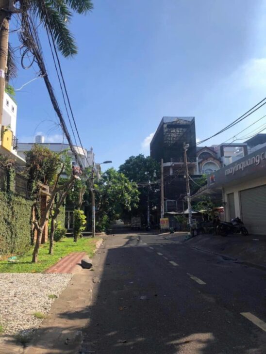 Bán biệt thự hướng Tây DT 13x17m 1 hầm 3 lầu, hồ bơi, đường số 34A khu dân cư Tên Lửa, Bình Trị