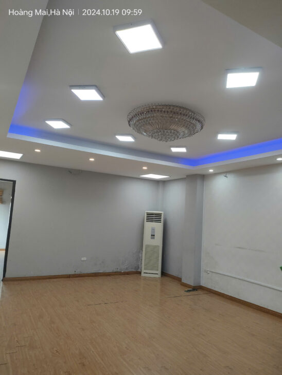 Cho thuê nhà lâu dài phố Trương Định- Hoàng Mai. Có thang máy, ô tô đỗ cửa, tổng diện tích mặt bằng