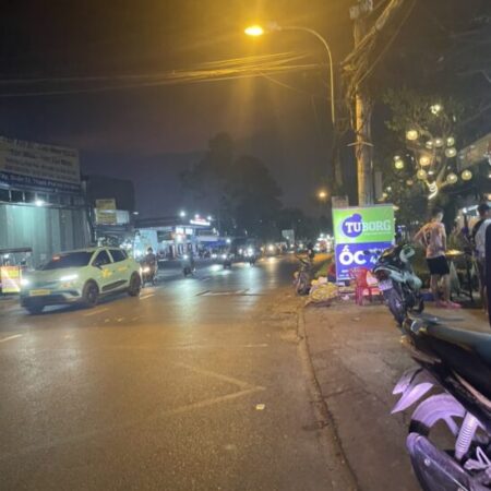 Bán nhà mặt tiền 4,5x30m giá 13 tỷ Đường Tô Ký Bán nhà mặt tiền 4,5x30m giá 13 tỷ Đường Tô Ký