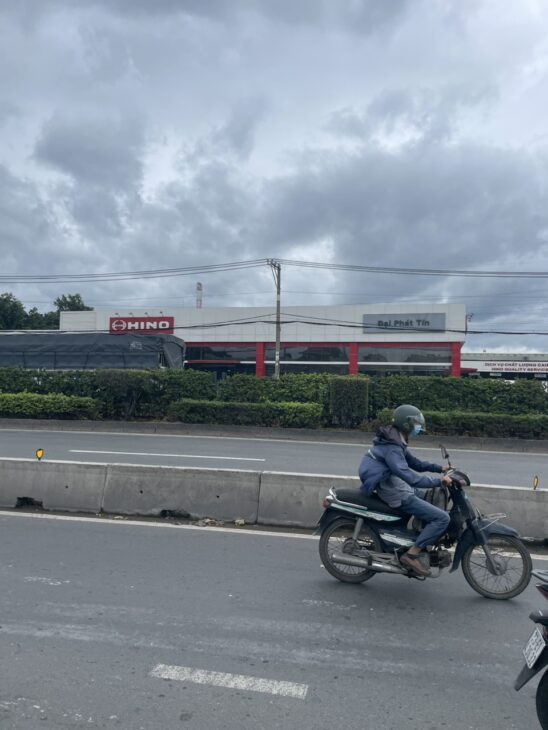Bán mặt tiền 120x100m giá 450 tỷ Quốc Lộ 1 A, LH0919781159