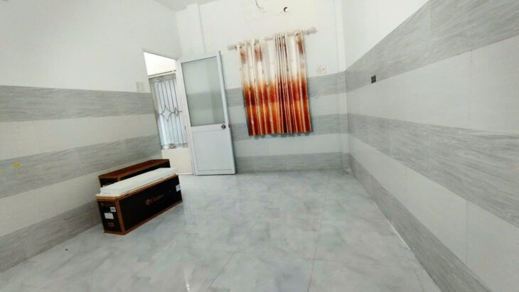 NHÀ TÂN BÌNH – NGUYỄN TRỌNG TUYỂN GẦN MẶT TIỀN – XE HƠI ĐỖ CỬA – 50M DÀI 12M – NỞ HẬU TÀI LỘC –