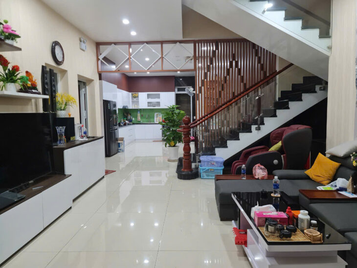 Bán biệt thự Phường Chánh Nghĩa, Thủ Dầu 1, Bình Dương Ngang 15 dài 20 tổng 300m2
