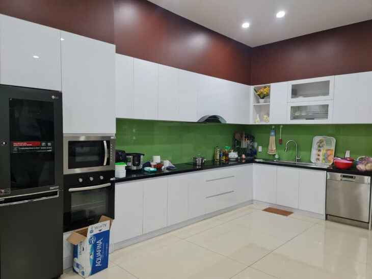 Bán biệt thự Phường Chánh Nghĩa, Thủ Dầu 1, Bình Dương Ngang 15 dài 20 tổng 300m2