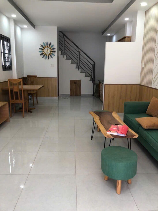 HẺM XE TẢI THÔNG-TÂN BÌNH- PHẠM VĂN BẠCH-4×10(40m2)-2 TẦNG- GIÁ 3,98 TỶ