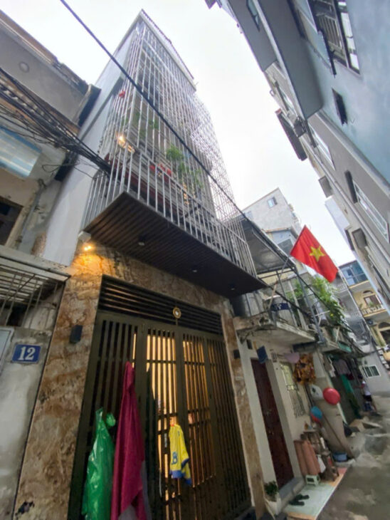 BÁN NHÀ ĐẸP ĐƯỜNG LÁNG 42,4m -12,95 – HAI THOÁNG – Ô TÔ – FULL NỘI THẤT