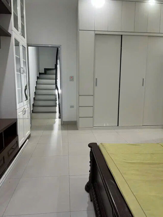 Bán nhà Nghi Tàm 41mx3 tầng gần phố, 3 gác tránh, kinh doanh nhỏ 7.85 tỷ.