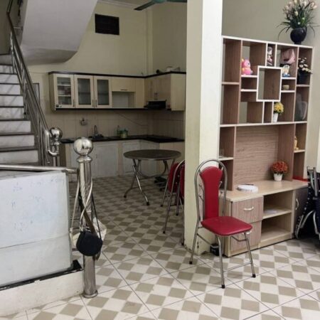 Bán nhà Khương Đình giá 4.65 tỷ, diện tích 43m2, 3 tầng, mặt tiền 6m