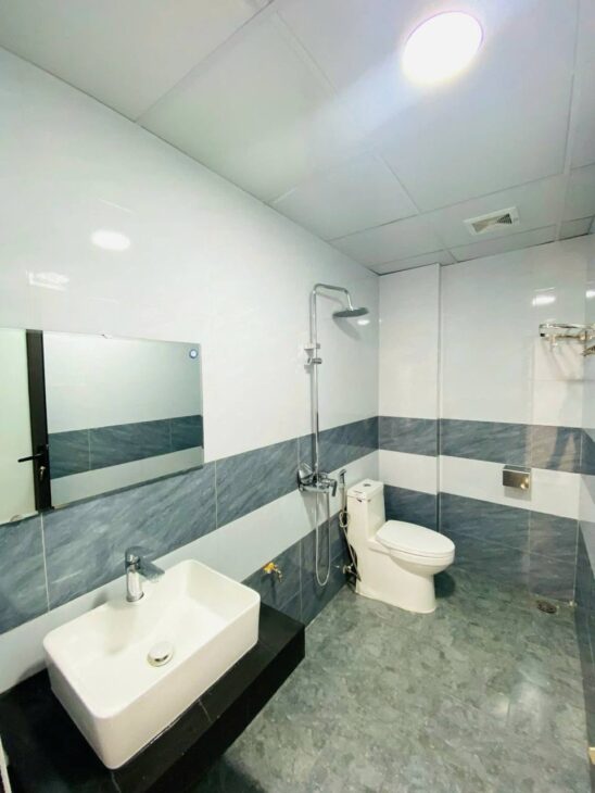 Bán nhà Phố lụa, Vạn Phúc giá 7.6 tỷ, diện tích 31m2, 5 tầng, mặt tiền 4.16m