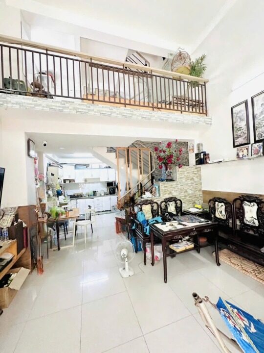 Nhà 4 tầng BTCT Ôtô đậu cách 10m Bùi Minh Trực P6Q8. Giá 4,28 tỷ TL