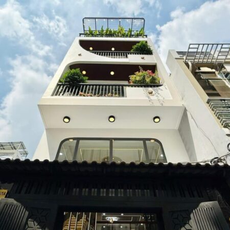 MUA NHÀ NỞ HẬU 4M ĐƯỜNG 5M 3 LẦU