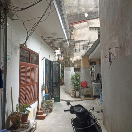 ???? BÁN ĐẤT TẶNG NHÀ 2 TẦNG CÒN Ở TỐT- PHỐ TRIỀU KHÚC – GẦN Ô TÔ, GẦN PHỐ – TIỆN ÍCH ĐẦY ĐỦ DIỆN