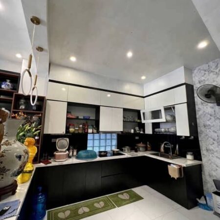 Trung Tâm Thanh Xuân – Nhà quý phái Lô Góc – Ô Tô Đỗ Cửa – 20m Ra Phố – 4 Ngủ Đầy đủ chức năng