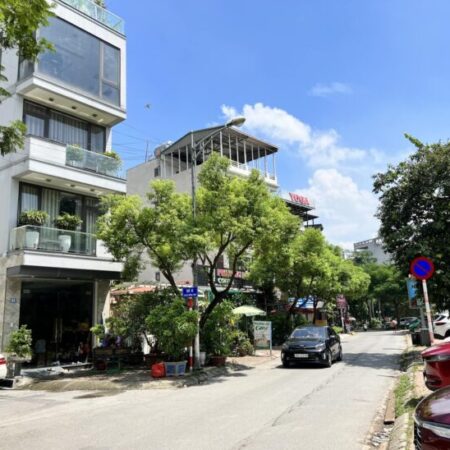 ⚜️ MẶT PHỐ MẶT HỒ BA MẪU ĐỐNG ĐA 240M2 4T MT 7.2M, GIÁ ĐẦU TƯ XÂY TÒA, CHỈ 52 TỶ ⚜️