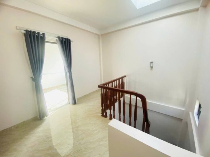 Bán nhà Bùi Xương Trạch giá 7.5 tỷ, diện tích 30m2, 5 tầng, mặt tiền 6.5m