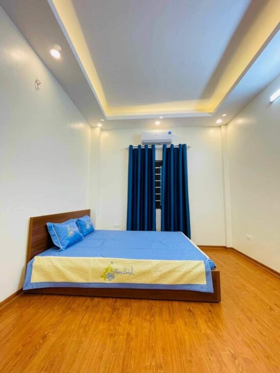 Độc nhất vô nhị nhà phố Phú Diễn 50m2 mt 7m 4 tầng đầy đủ công năng, ngõ to Ô TÔ đỗ cửa, 7,3 ty