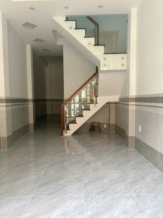 Nhà 2 tầng mới hẻm ôtô nhỏ Âu Dương Lân P3Q8. Giá 4,99 tỷ TL