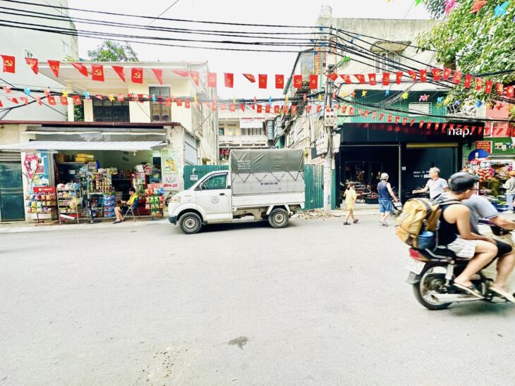 Nhà vị trí đẹp hẻm 125 Nguyễn Thị Tần P2Q8