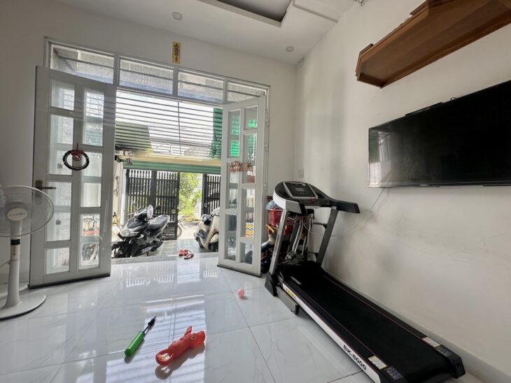 NHÀ MẶT TIỀN ĐƯỜNG 12M HIỆP BÌNH CHÁNH DT 4*17,5 GIÁ 6 TỶ 750 TL.