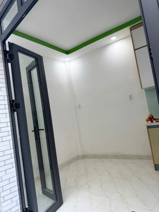Nhà nhỏ xinh căn góc, hẻm đẹp Nguyễn Thị Tần P1Q8. Giá 1,688 tỷ bớt lộc
