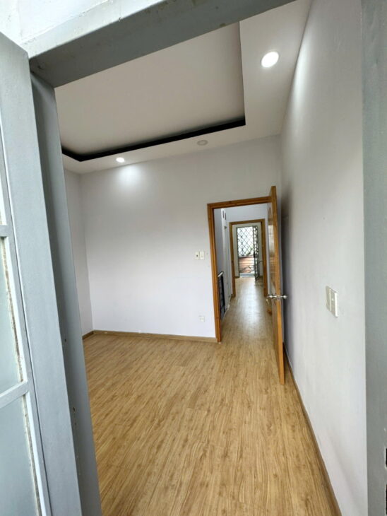 Căn góc 2 tầng nở hậu ko lộ giới đường Tám Danh P4Q8. Giá 4,68 tỷ bớt lộc