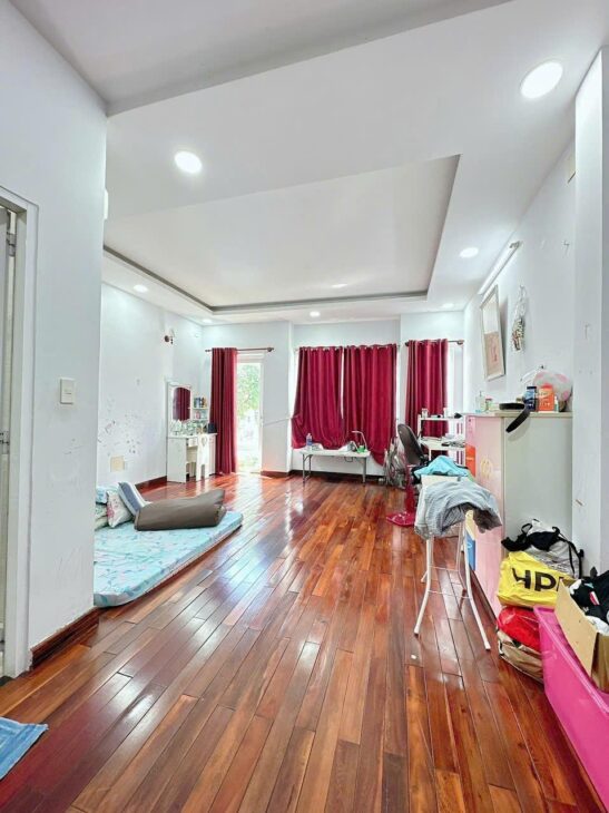 Nhà ngọn giá cực tốt Tân Phú – Hẻm kinh doanh đắc địa sát chợ Tân Hương – 100m2, 3 tầng BTCT – Giá
