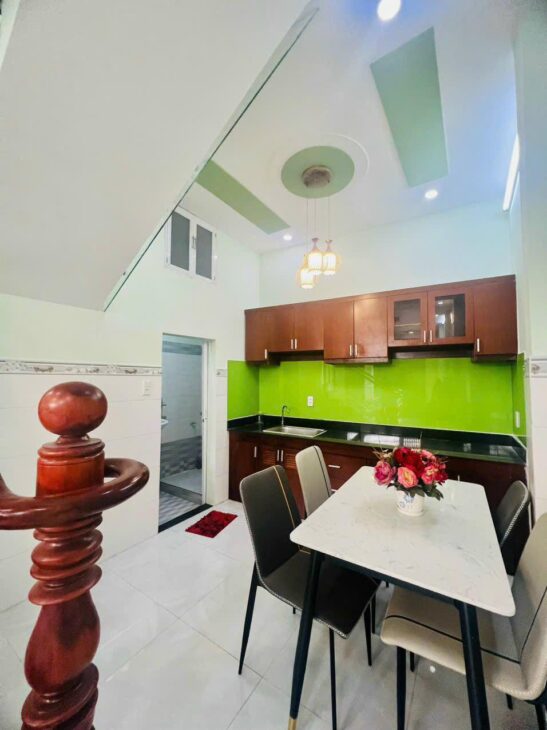 Bán nhà mới xây trệt 3 lầu Hà Huy Giáp, Quận 12 thanh toán 1,5 tỷ dọn vào ở ngay