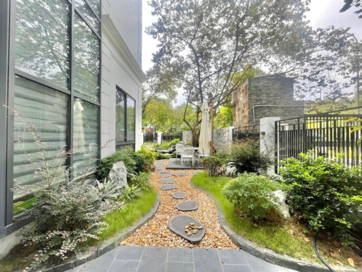 Bán biệt thự Ciputra Hà Nội diện tích 300m2 đường đôi 40m giá rẻ chỉ 105 tỷ LH 0985 680 788