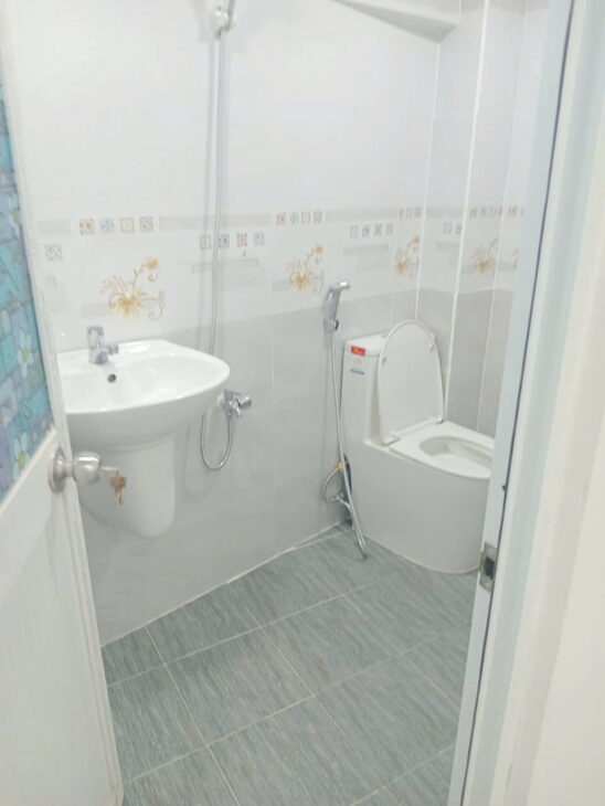 Nhà 3 tầng hẻm thông Hưng Phú P9Q8. Giá 1,68 tỷ bớt lộc