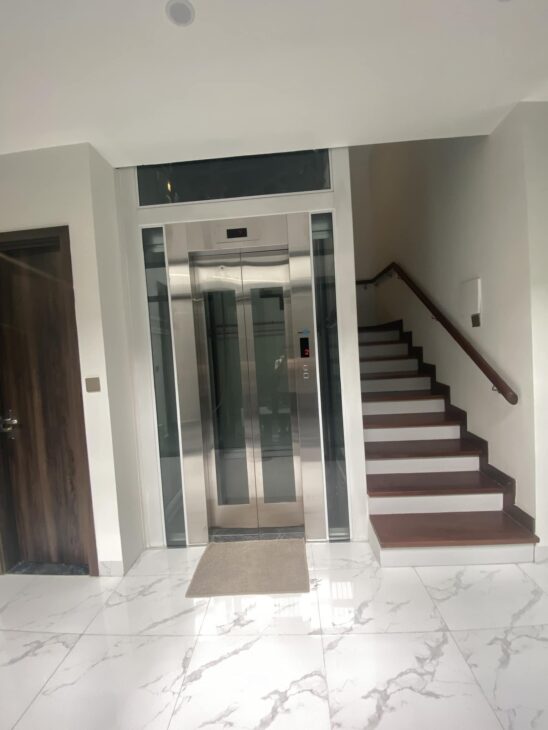 ⚜️ Nhà VIP Hoàng Cầu, Lô góc, Ngõ to như phố, 100m2 5T Thang máy, MT 18m, Chỉ 38 Tỷ ⚜️