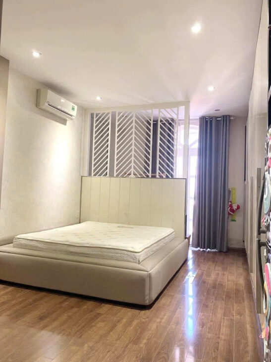 ???? NHÀ 4 TẦNG 4×20,3 – LÂM VĂN BỀN – KẾ BÊN TRƯỜNG NGUYỄN HỮU THỌ – 9.5 TỶ TL