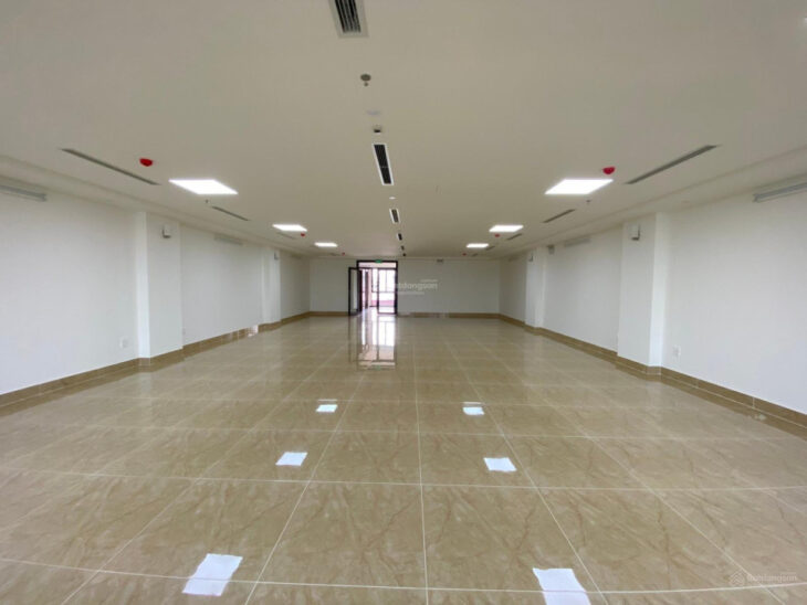 Cần cho thuê gấp nhà phố Nguyễn Tuân, Thanh Xuân 110m2 x 4 tầng MT 6m giá 60tr miễn phí setup 1