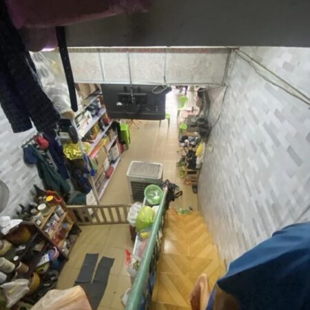 BÁN NHÀ 2 TẦNG PHỐ TRẦN NHẬT DUẬT BUÔN BÁN SẦM UẤT