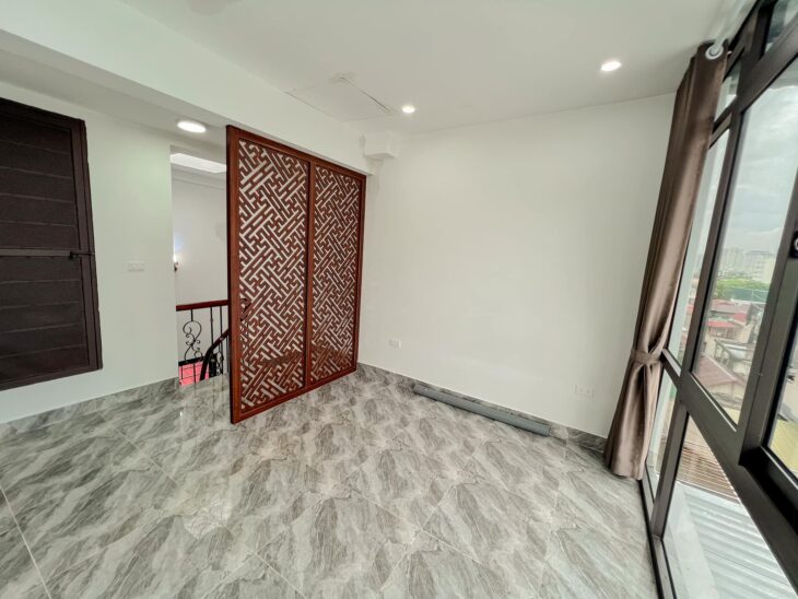 BÁN NHÀ PHỐ HOÀNG VĂN THÁI, NGÕ Ô TÔ, KHU DÂN TRÍ CAO, KINH DOANH ,40M ,MT 3,7M ,NHỈNH 14 TỶ
